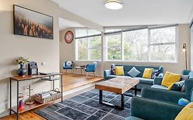 Greenleafretreat In Katoomba-Leura-Wentworth Falls-Blue Mountains-Pets Welcome-Free Parking & Wifi